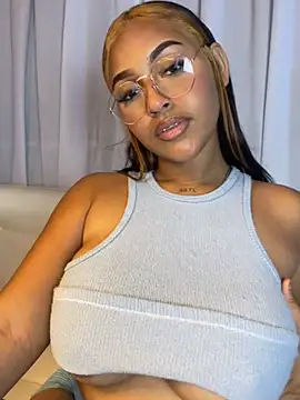 Snapshot of MaverickGray chatting on 02/10/25, 11:02 MaverickGray online show from 02/10/25, 11:02