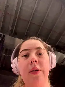 Snapshot of brooklynivy chatting on 10/03/25, 11:40 brooklynivy online show from 10/03/25, 11:40