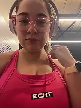 Snapshot of brooklynivy chatting on 02/02/26, 12:26 brooklynivy online show from 02/02/26, 12:26