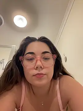 Snapshot of brooklynivy chatting on 04/14/26, 03:51 brooklynivy online show from 04/14/26, 03:51