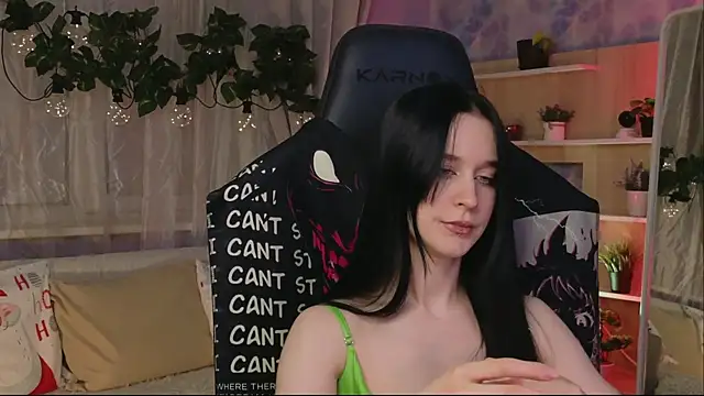 Snapshot of KiraLiLime chatting on 02/23/25, 03:51 KiraLiLime online show from 02/23/25, 03:51