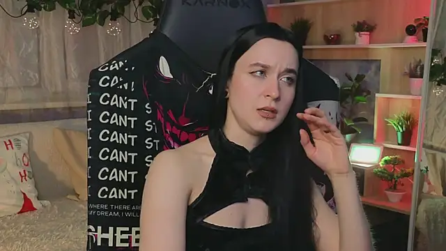 Snapshot of KiraLiLime chatting on 03/07/25, 09:17 KiraLiLime online show from 03/07/25, 09:17