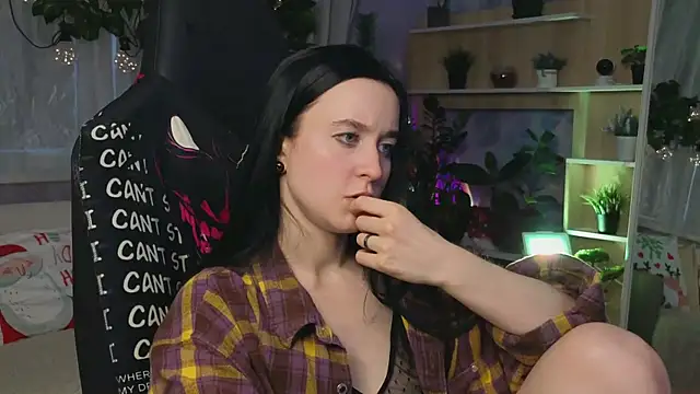 Snapshot of KiraLiLime chatting on 03/12/25, 02:56 KiraLiLime online show from 03/12/25, 02:56