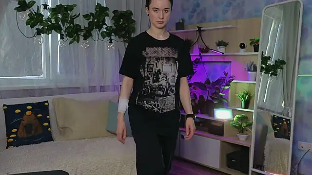 Snapshot of KiraLiLime chatting on 03/20/25, 02:53 KiraLiLime online show from 03/20/25, 02:53