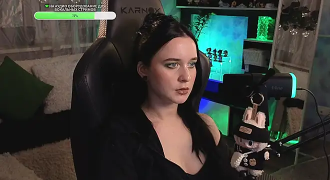 Snapshot of KiraLiLime chatting on 10/22/25, 01:39 KiraLiLime online show from 10/22/25, 01:39