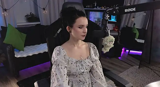 Snapshot of KiraLiLime chatting on 03/08/26, 10:02 KiraLiLime online show from 03/08/26, 10:02