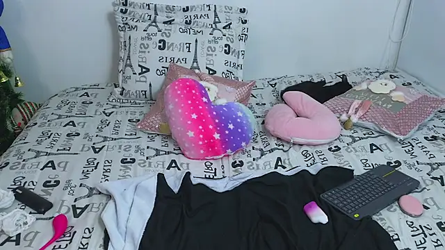 Lorenne Miller online show from 12/27/24, 01:00