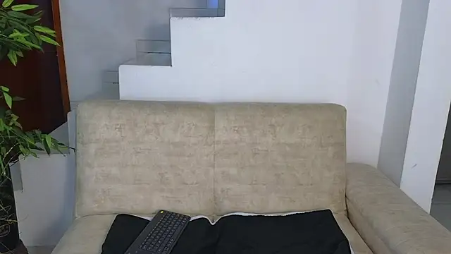 Lorenne Miller online show from 11/05/25, 04:12