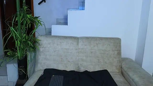 Snapshot of Lorenne_Miller chatting on 03/05/26, 05:36 Lorenne Miller online show from 03/05/26, 05:36