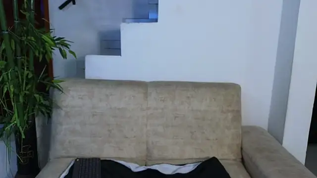 Snapshot of Lorenne_Miller chatting on 04/11/26, 05:12 Lorenne Miller online show from 04/11/26, 05:12