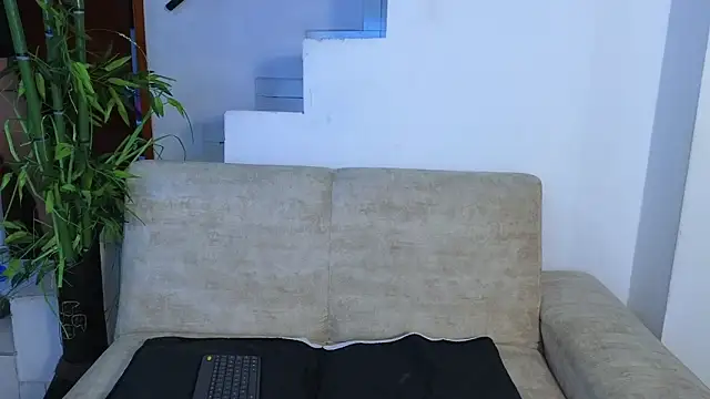 Snapshot of Lorenne_Miller chatting on 04/16/26, 02:34 Lorenne Miller online show from 04/16/26, 02:34