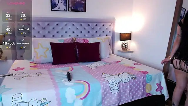 Snapshot of sarascottt chatting on 12/06/24, 05:22 sarascottt online show from 12/06/24, 05:22