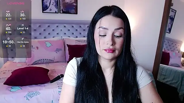 Snapshot of sarascottt chatting on 12/19/24, 05:29 sarascottt online show from 12/19/24, 05:29