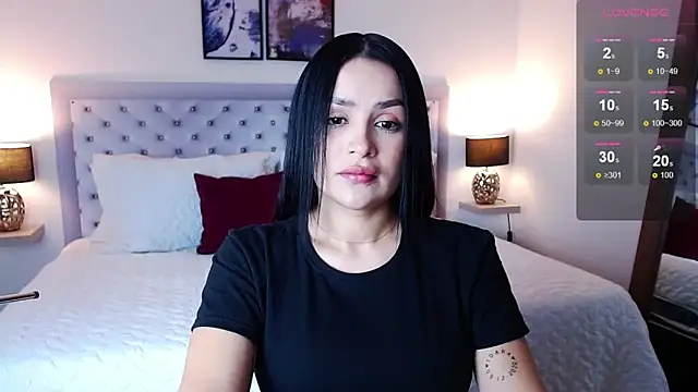 Snapshot of sarascottt chatting on 03/18/25, 02:26 sarascottt online show from 03/18/25, 02:26