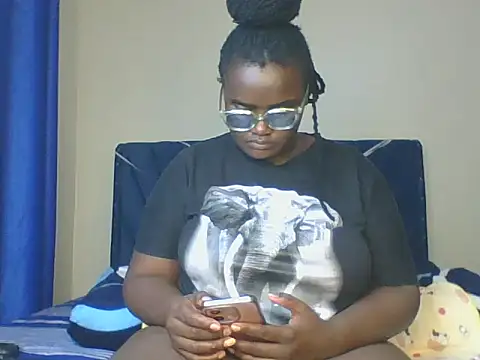 Snapshot of Montel_Montel_ chatting on 02/03/25, 08:35 Montel Montel online show from 02/03/25, 08:35