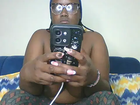 Snapshot of Montel_Montel_ chatting on 11/15/25, 02:42 Montel Montel online show from 11/15/25, 02:42