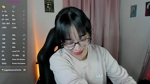 Snapshot of indra_cam chatting on 12/15/25, 04:06 indra cam online show from 12/15/25, 04:06