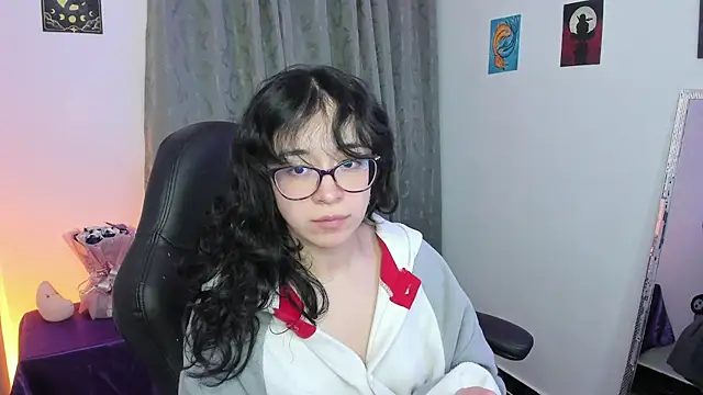 indra cam online show from 05/05/26, 04:42