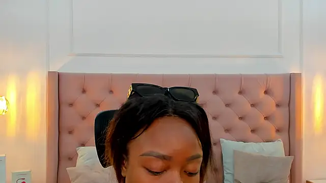 mia schwarz online show from 09/09/25, 09:58