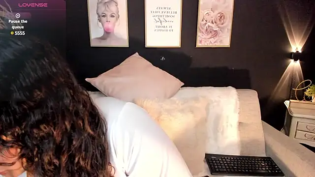 Snapshot of Keisha_west chatting on 02/04/25, 02:32 Keisha west online show from 02/04/25, 02:32