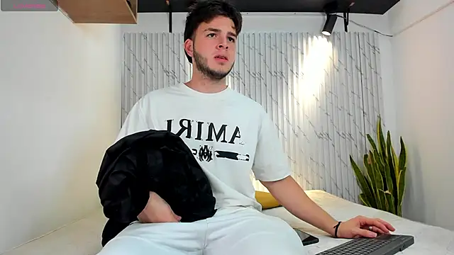 danielclarton1 online show from 12/19/24, 02:57