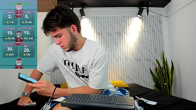 danielclarton1 online show from 12/21/24, 12:20