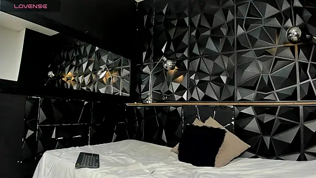 danielclarton1 online show from 01/21/25, 05:41