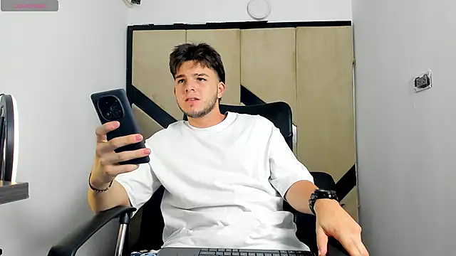 danielclarton1 online show from 01/28/25, 10:34