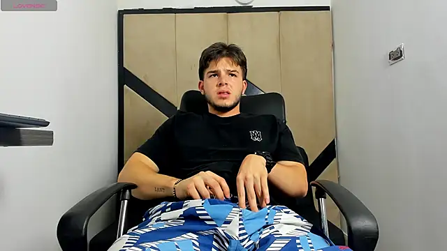 danielclarton1 online show from 02/01/25, 03:41