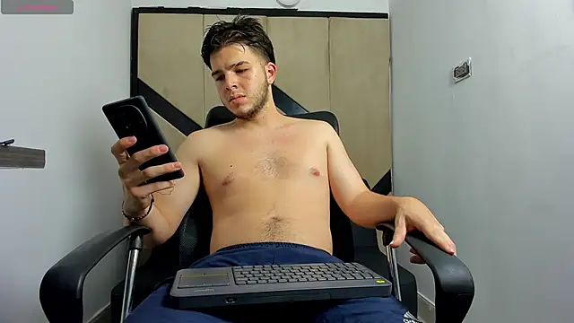 danielclarton1 online show from 02/03/25, 10:14