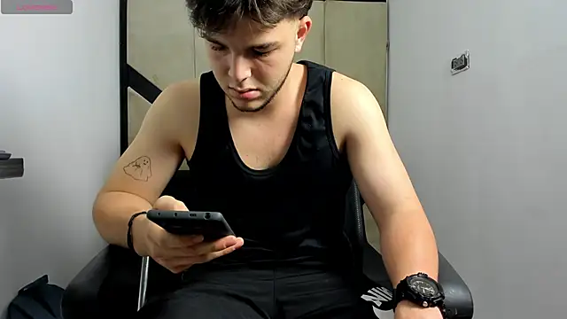 danielclarton1 online show from 02/05/25, 08:00