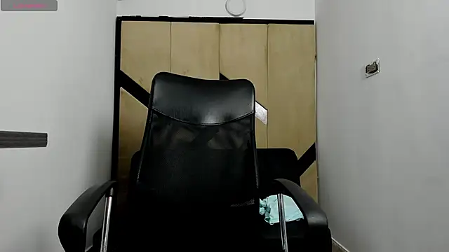 danielclarton1 online show from 02/05/25, 11:39