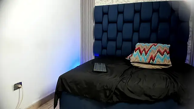 danielclarton1 online show from 02/06/25, 10:53