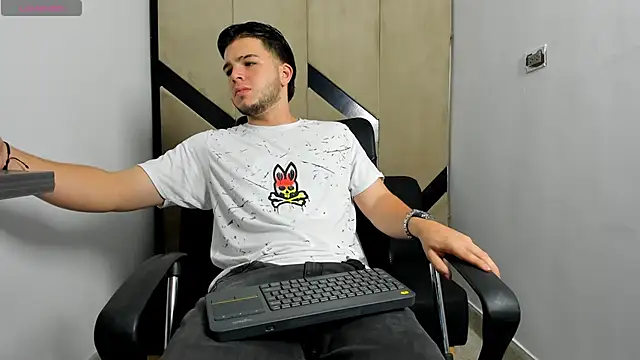 danielclarton1 online show from 02/08/25, 06:54