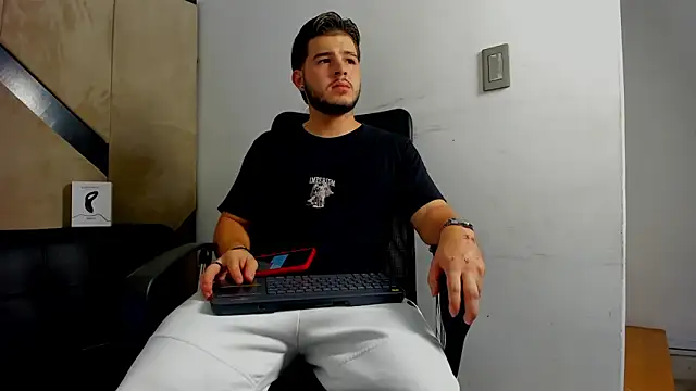 danielclarton1 online show from 09/12/25, 03:28