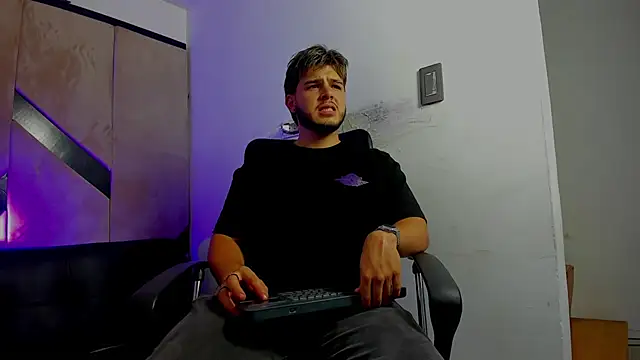 danielclarton1 online show from 10/23/25, 02:33