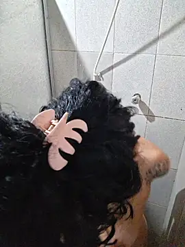 Snapshot of Sweet-diamondxxx chatting on 11/09/25, 01:20 Sweet-diamondxxx online show from 11/09/25, 01:20