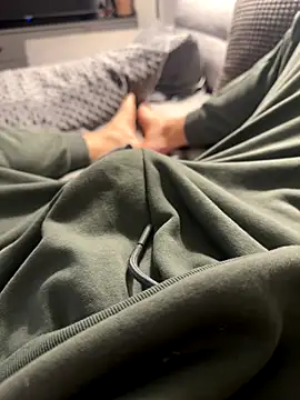 Snapshot of WAW_PL chatting on 12/04/25, 02:48 WAW PL online show from 12/04/25, 02:48