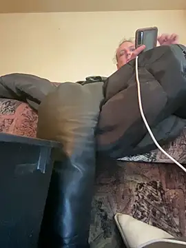 kikiwonderbar online show from 11/04/25, 12:48