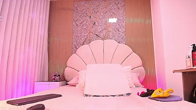 aisha sh online show from 10/31/25, 12:06