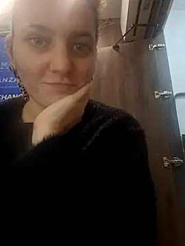 LinaPonti online show from 10/22/25, 12:16