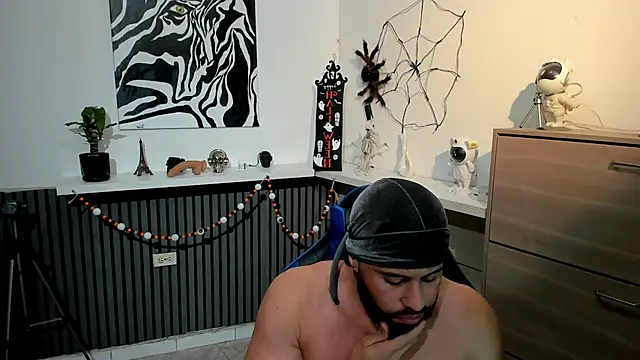 Snapshot of Daemon21 chatting on 11/10/25, 01:37 Daemon21 online show from 11/10/25, 01:37