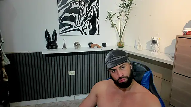 Snapshot of Daemon21 chatting on 11/14/25, 05:11 Daemon21 online show from 11/14/25, 05:11