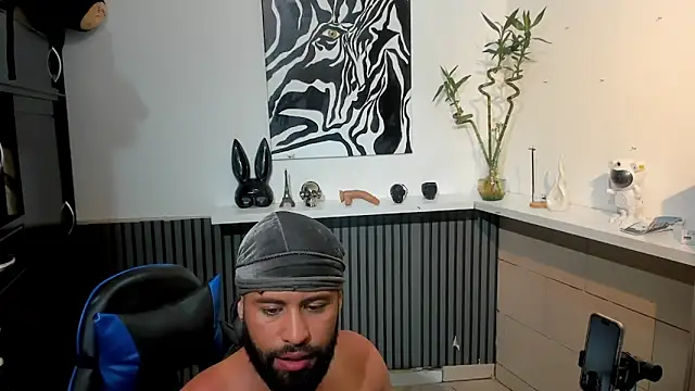 Snapshot of Daemon21 chatting on 11/19/25, 10:10 Daemon21 online show from 11/19/25, 10:10