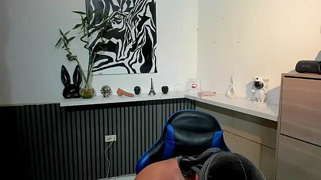 Snapshot of Daemon21 chatting on 12/03/25, 09:57 Daemon21 online show from 12/03/25, 09:57