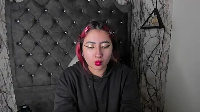 larissa01  online show from 02/16/25, 03:15