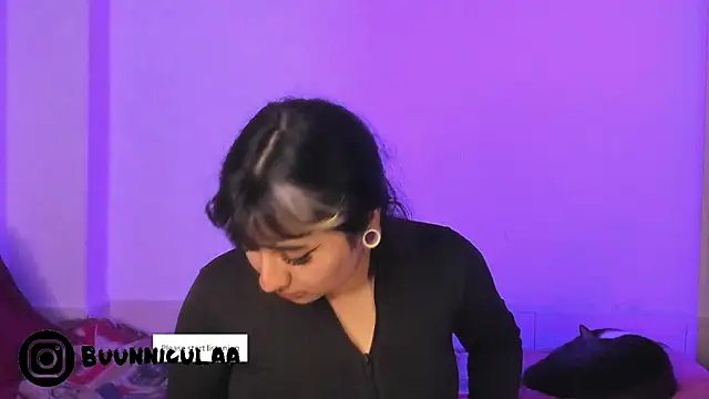 larissa01  online show from 01/07/26, 09:50