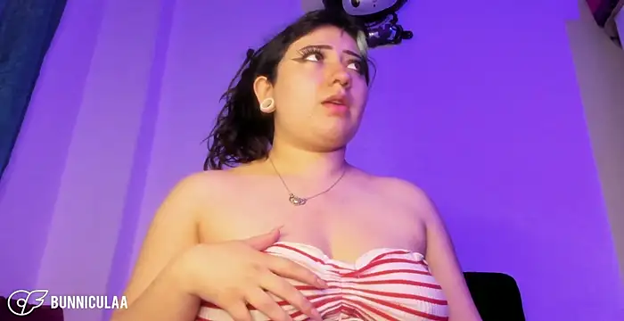 larissa01  online show from 03/23/26, 09:19