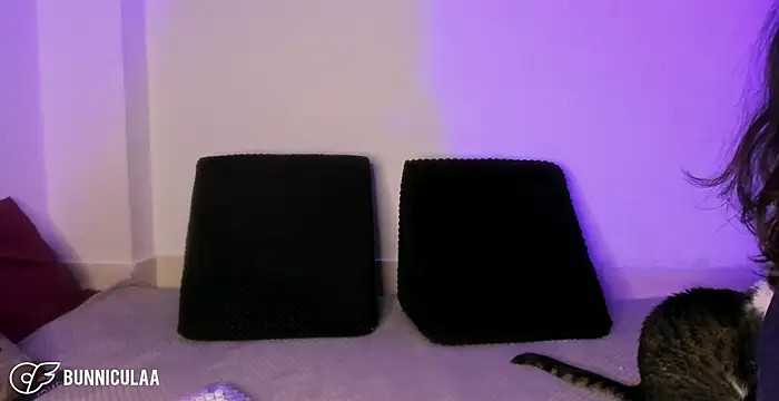 larissa01  online show from 04/07/26, 12:00