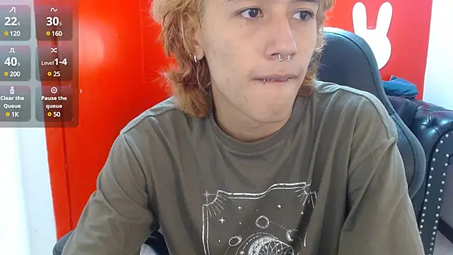 Snapshot of Stephan_Queens chatting on 12/22/24, 02:16 Stephan Queens online show from 12/22/24, 02:16